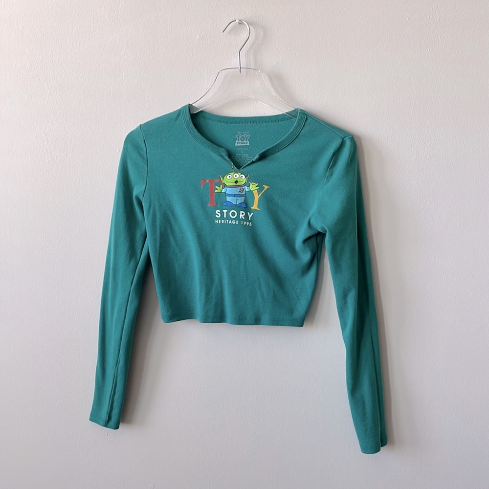 Toy story size small long sleeve green crop top